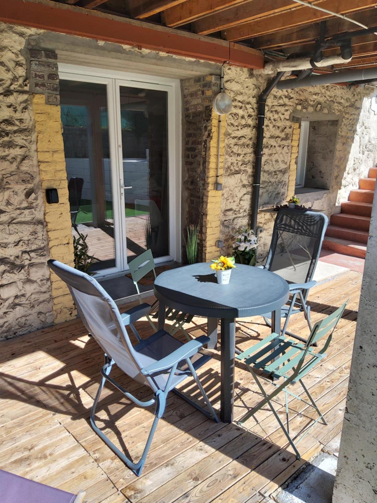 Appartement Meublé avec cour à Sotteville-lès-Rouen Extérieur photo